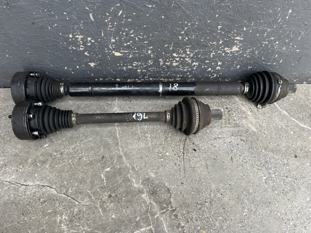 Привод передний правый 1K0407272GM VAG