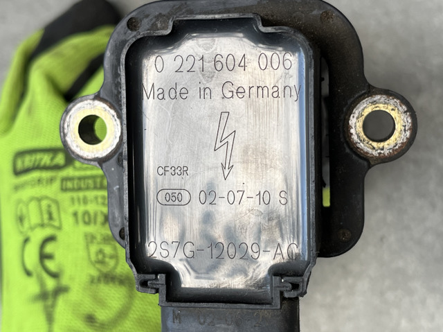 BOSCH 221604006 Катушка зажигания в наличии Украина