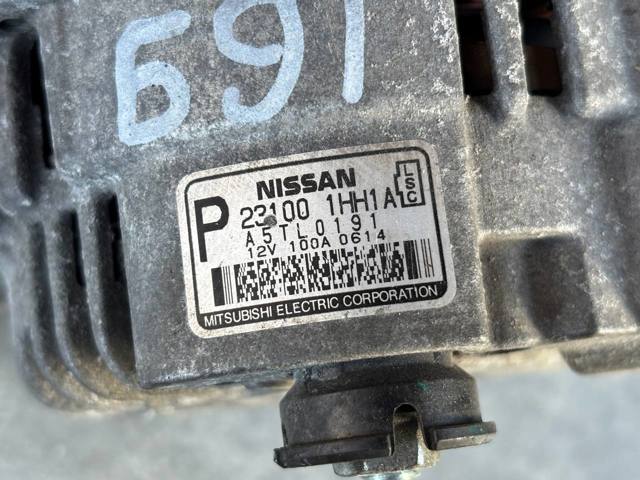 Генератор автомобильный 231001HH1A NISSAN