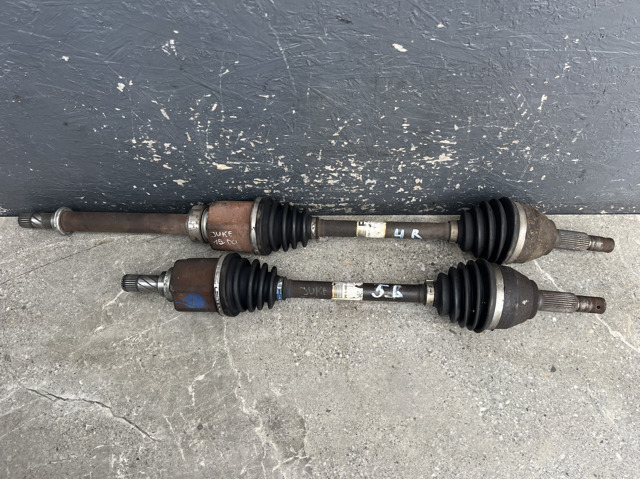 Полуось передняя, правая 391001KC0A NISSAN