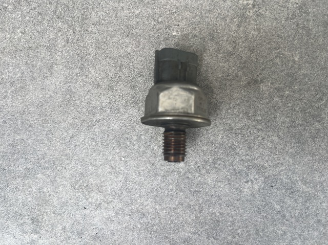 Датчик давления топлива 45PP31 DENSO
