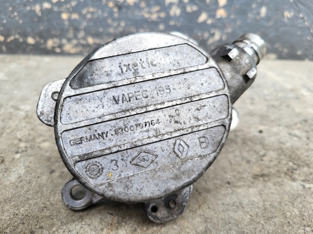 Насос вакуумный 8200102535 RENAULT