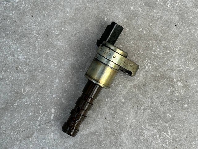 Клапан положения фаз распредвала 8200539626 RENAULT