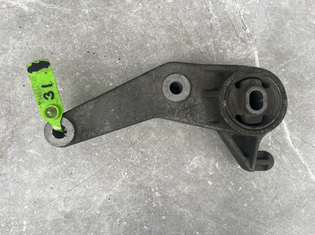 Кронштейн подушки (опоры) двигателя, задней 9227883 OPEL