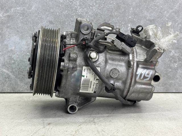 Компрессор климатической установки 926005450R RENAULT