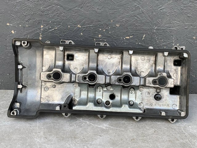Крышка двигателя A6110160805 MERCEDES