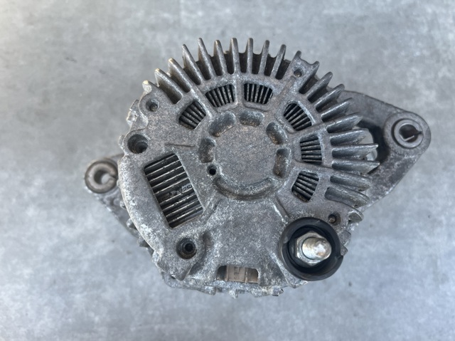 MAZDA R2AA18300A Генератор в наличии Полтава