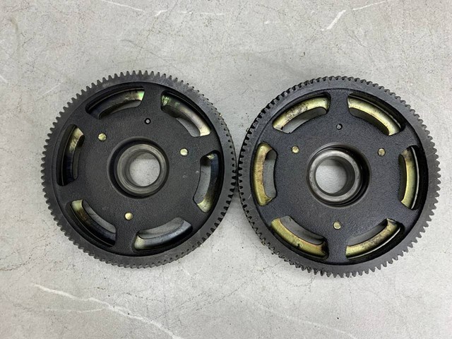 RF5C12423A Шестерня промежуточного вала двигателя купить Запорожье