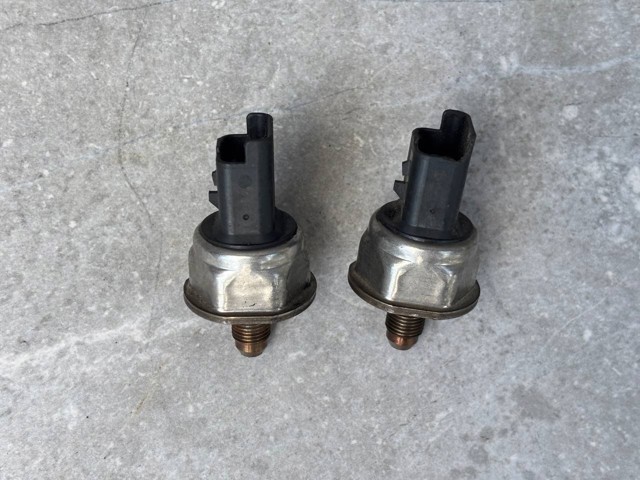 Манометры V754043980 PEUGEOT