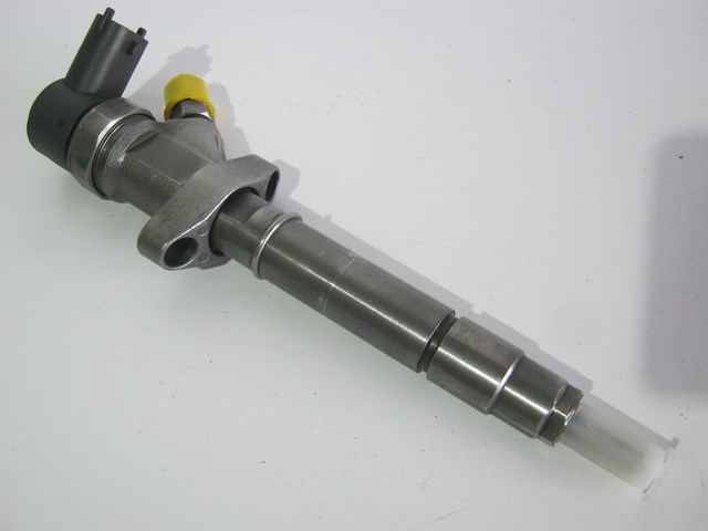 Форсунка впрыска топлива 0445110102 NISSAN