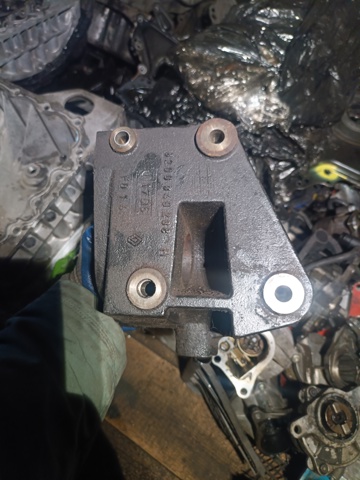 RENAULT 8200049238 Опора подвесного подшипника передней полуоси в наличии Днепр