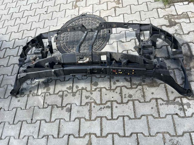 Рамка передней панели 8200657209 RENAULT