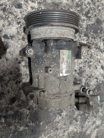 Компрессор климатической установки 8200716562 RENAULT