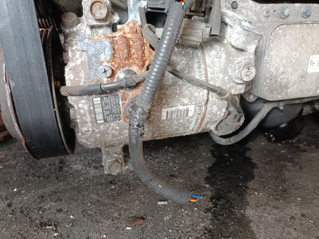 Компрессор кондиционера 926004EB1A RENAULT