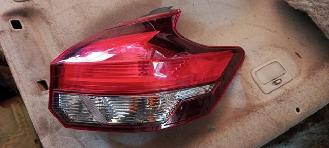 Фара задняя правая внешняя 265505RL0A NISSAN