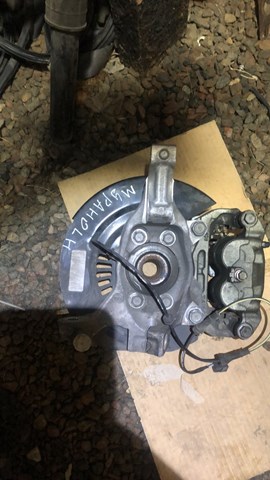 Цапфа (поворотный кулак) передний левый 400155AA0A NISSAN