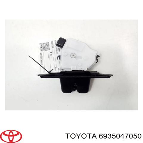 Замок двери багажника 6935047050 TOYOTA