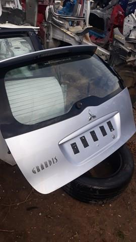 Задняя дверь Mitsubishi Grandis