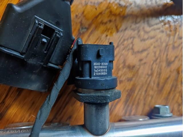 HYUNDAI 353422E500 Датчик давления топлива в наличии Полтава