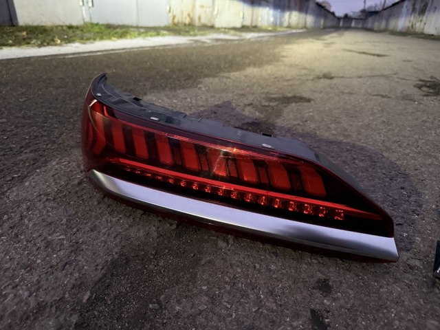 Задний левый стоп 4M0945093G VAG