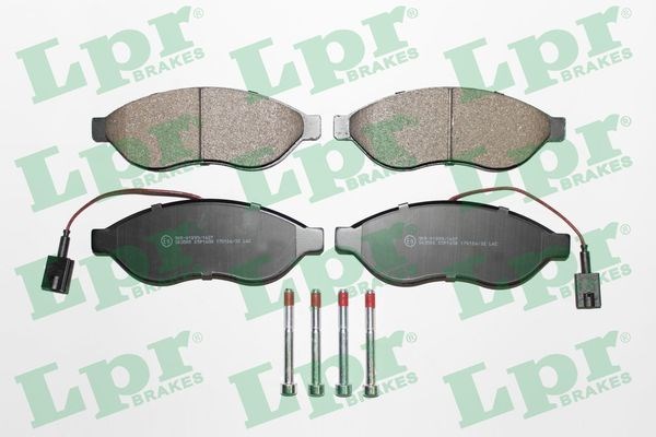 Передние тормозные колодки 05P1698 LPR