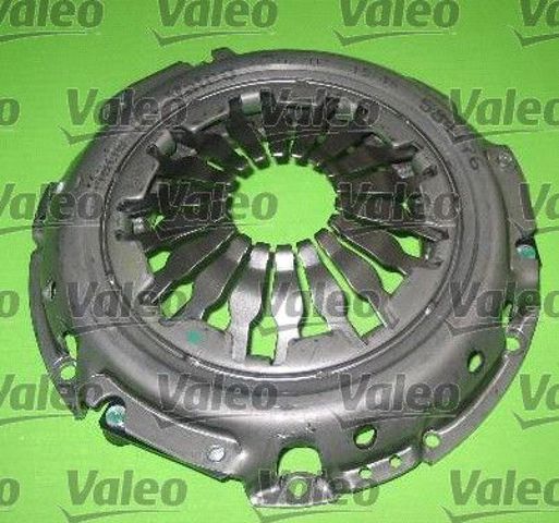Комплект сцепления (диск, корзина, подшипник) 826853 VALEO