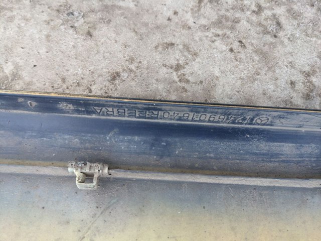 MERCEDES 1246901640 Накладка двери передней правой в наличии Ровно