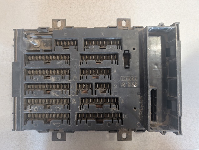 2997086 IVECO Блок предохранителей купить в Тернополь