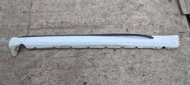 Накладка (молдинг) порога наружная правая A1246900853 MERCEDES