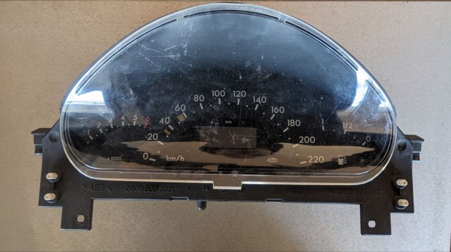 Щиток приборов A1685408811 MERCEDES