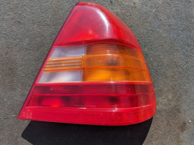 Задняя правая фара A2028201264 MERCEDES