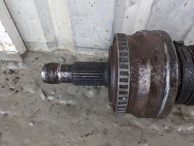 Полуось задняя, левая A2203506710 MERCEDES