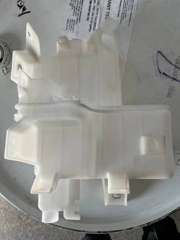 MAZDA K03167481 Бачок омывателя стекла в наличии Полтава