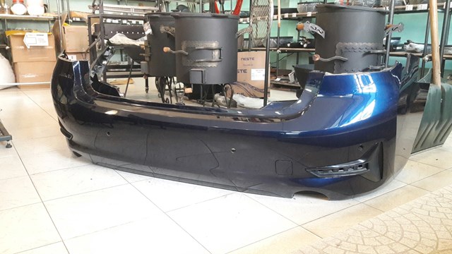 Бампер задний 51128493937 BMW