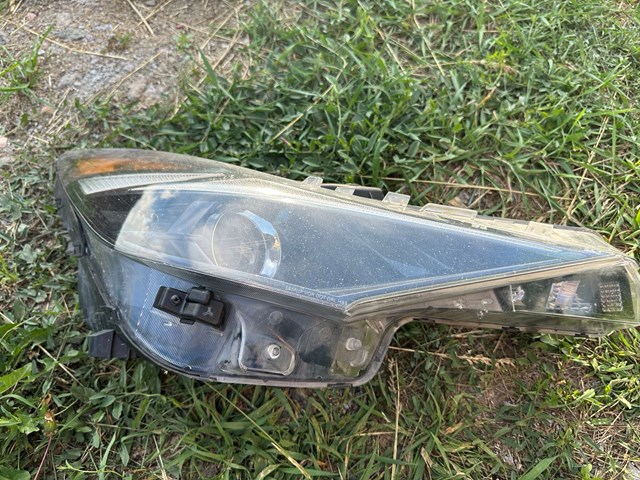 Правая блок фара 92102AA000 HYUNDAI