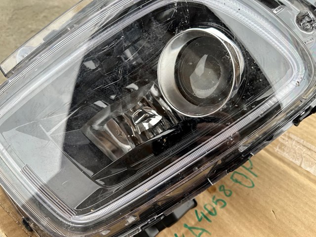 92102K2100 HYUNDAI Фара правая купить в Полтава
