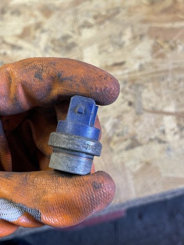 025906041A VAG Датчик температуры охлаждающей жидкости купить в Украина