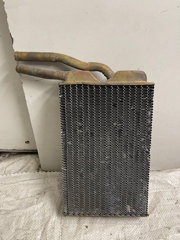 Радиатор печки (отопителя) 03059812