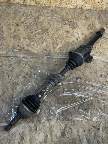 Полуось передняя, правая 39100BH00A NISSAN