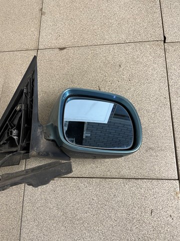 Зеркальный элемент правый 4A0857508 VAG