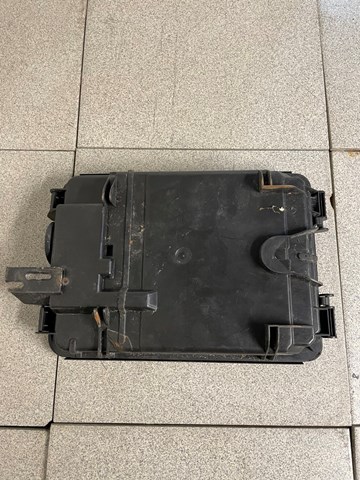 8D0927355A Корпус блока предохранителей купить Житомир