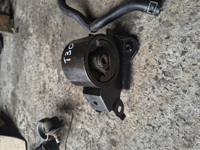Подушка двигателя 113208H800 NISSAN