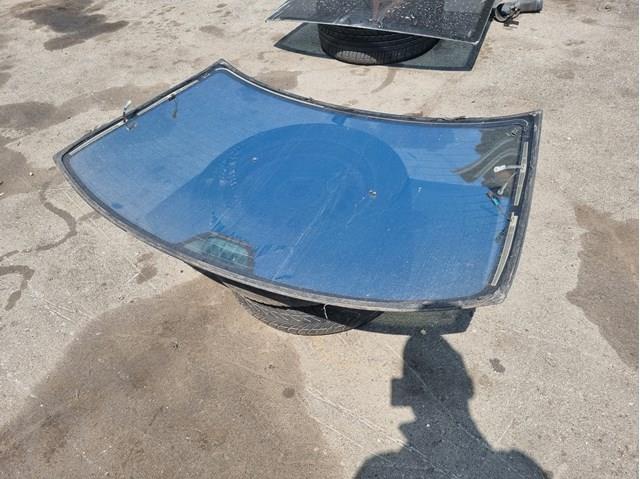 Окно заднее 51318172414 BMW