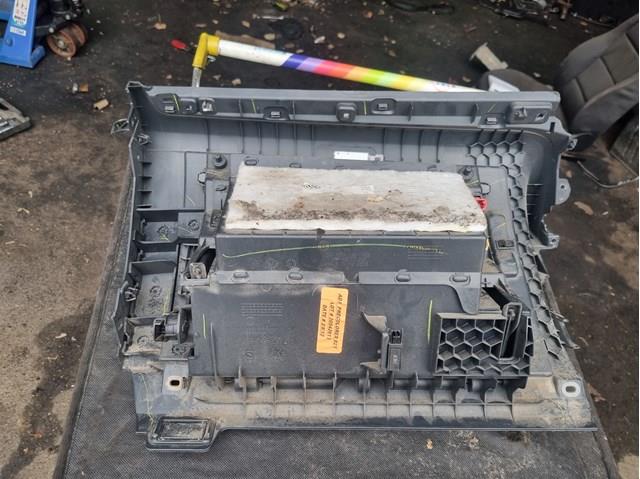 561857101B82V VAG Ящик перчаточный (бардачок) купить в Ровно