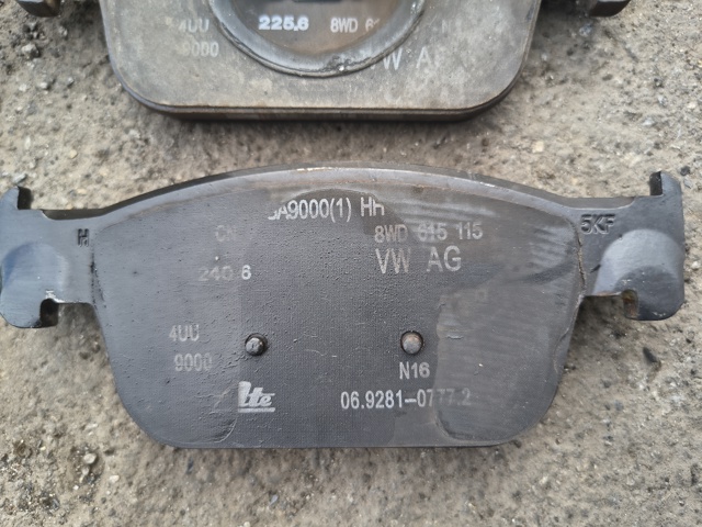 VAG 8K0698151F Колодки тормозные передние дисковые в наличии Павлоград