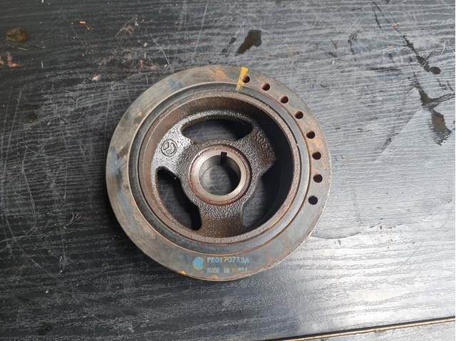 Шкив коленвала (демпфер) PE0111400A MAZDA