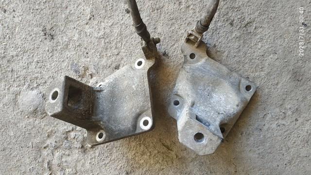 Кронштейн подушки (опоры) двигателя, правой 22116751226 BMW