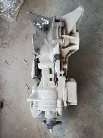 Кронштейн/траверса заднего редуктора, задняя 33108692602 BMW