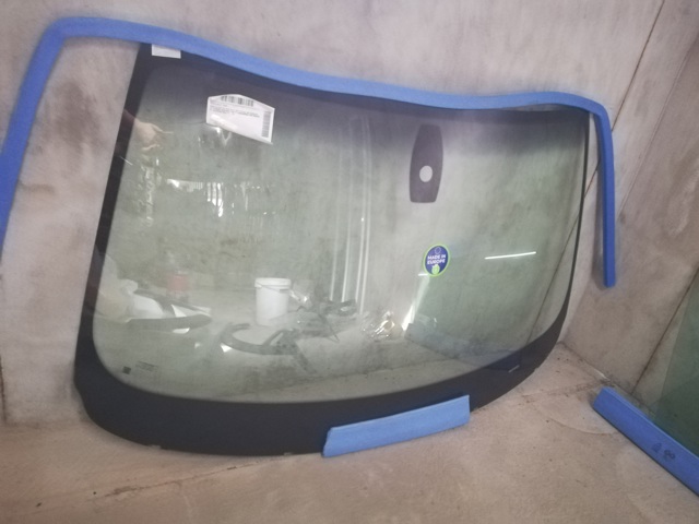 Окно ветровое 51317211911 BMW
