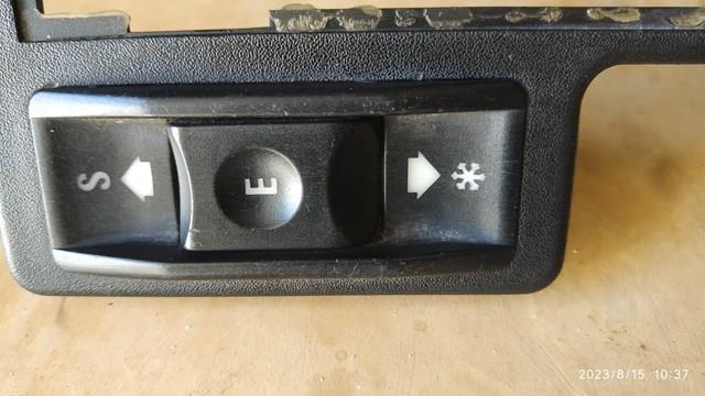 Переключатель управления люком 61311378862 BMW